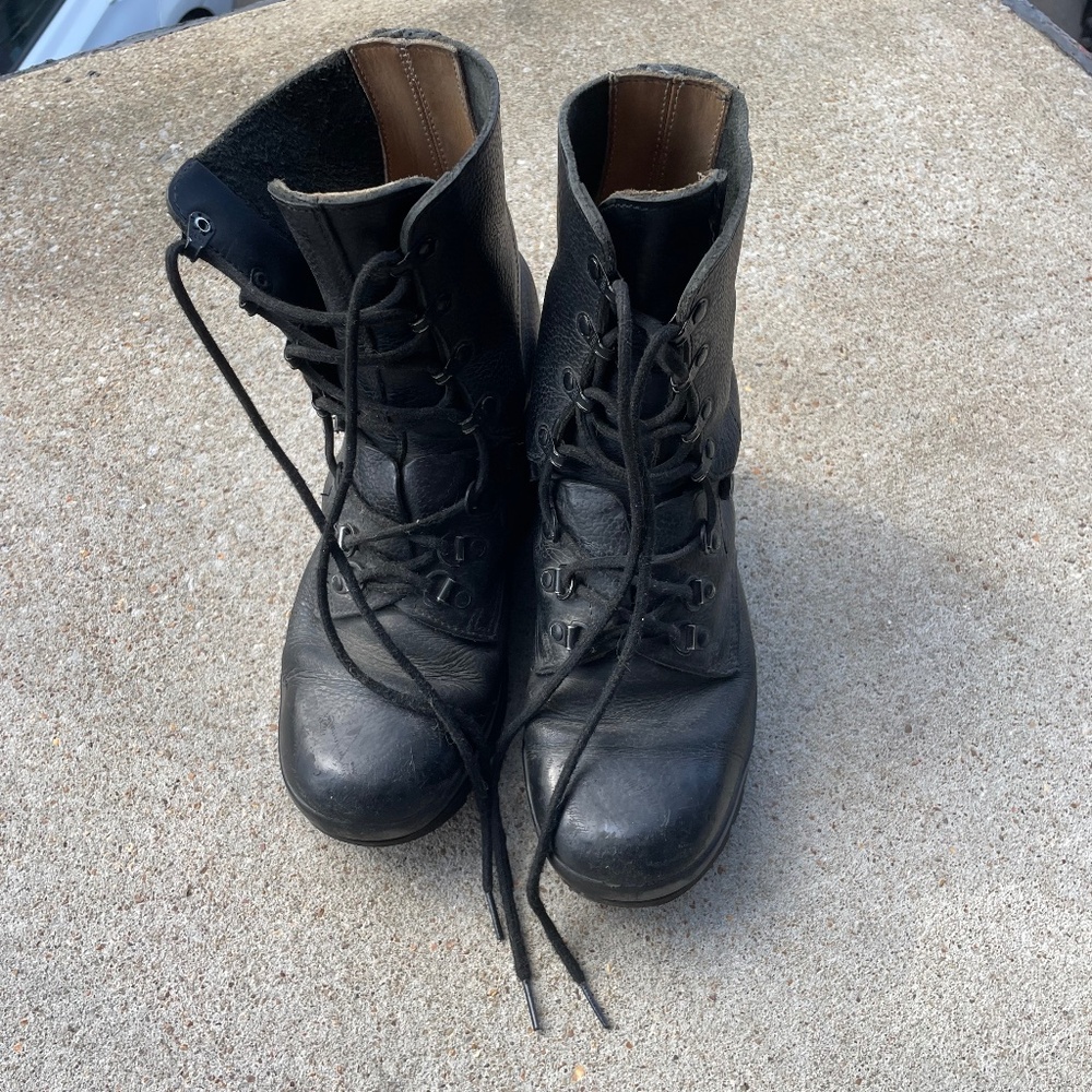 Vintage AKU Combat Boots For Parachutists — Black Leather